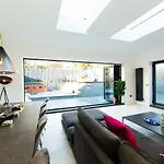 Rounton By Luxury Travel Emporium- Hot Tub - Sea Views - Parking * 로빈후즈베이