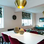 Rounton By Luxury Travel Emporium- Hot Tub - Sea Views - Parking 펜션 *