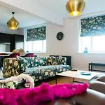 Rounton By Luxury Travel Emporium- Hot Tub - Sea Views - Parking *