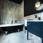 Rounton By Luxury Travel Emporium- Hot Tub - Sea Views - Parking *