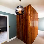 펜션 Rounton By Luxury Travel Emporium- Hot Tub - Sea Views - Parking *
