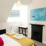 펜션 Rounton By Luxury Travel Emporium- Hot Tub - Sea Views - Parking *