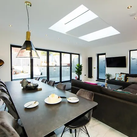 Дом отдыха Rounton By Luxury Travel Emporium- Hot Tub - Sea Views - Parking