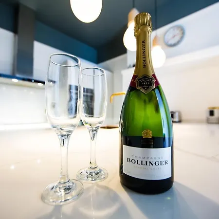 Rounton By Luxury Travel Emporium- Hot Tub - Sea Views - Parking 로빈후즈베이