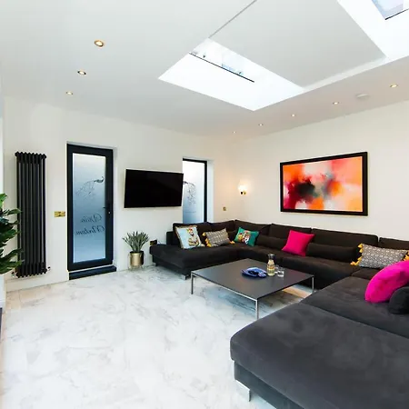 Rounton By Luxury Travel Emporium- Hot Tub - Sea Views - Parking