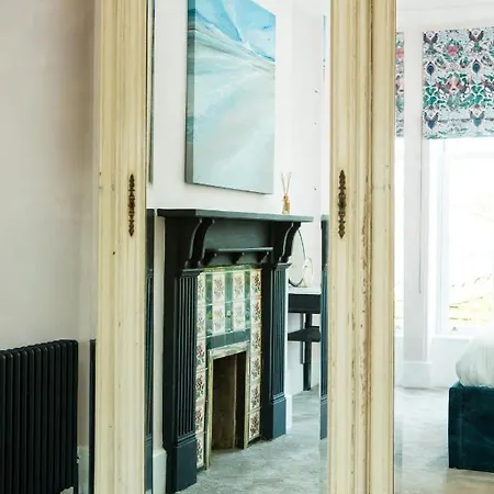 Rounton By Luxury Travel Emporium- Hot Tub - Sea Views - Parking 로빈후즈베이