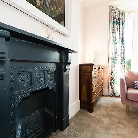 Дом отдыха Rounton By Luxury Travel Emporium- Hot Tub - Sea Views - Parking *