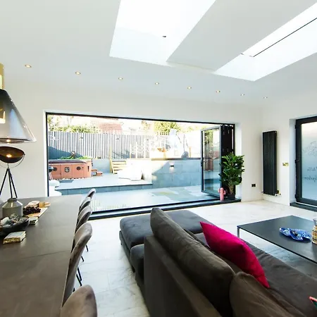 Rounton By Luxury Travel Emporium- Hot Tub - Sea Views - Parking * 로빈후즈베이