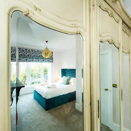 Rounton By Luxury Travel Emporium- Hot Tub - Sea Views - Parking *