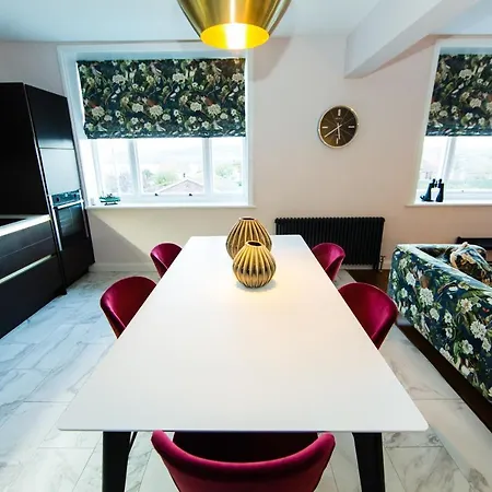 Rounton By Luxury Travel Emporium- Hot Tub - Sea Views - Parking