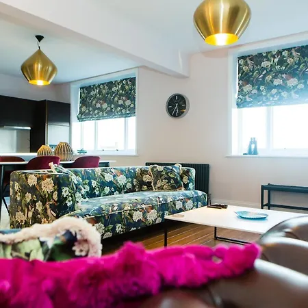 Rounton By Luxury Travel Emporium- Hot Tub - Sea Views - Parking *