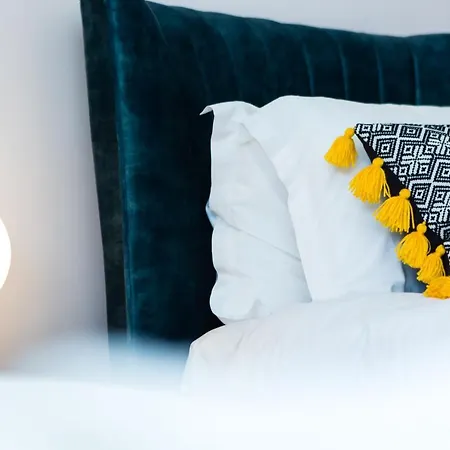 펜션 Rounton By Luxury Travel Emporium- Hot Tub - Sea Views - Parking 로빈후즈베이