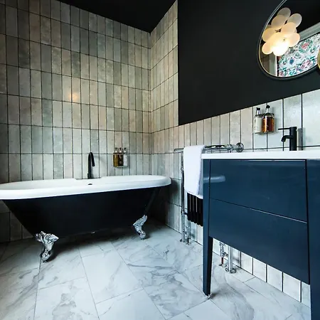 Rounton By Luxury Travel Emporium- Hot Tub - Sea Views - Parking *