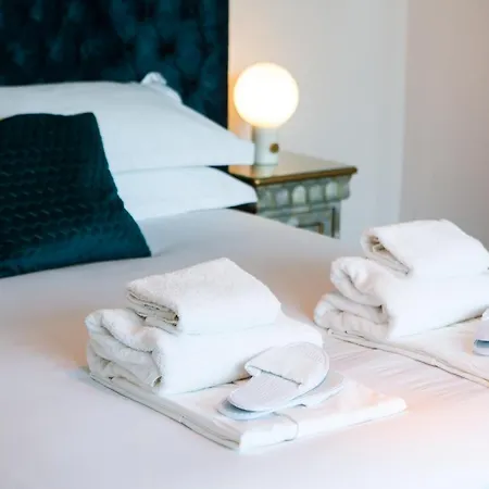 Rounton By Luxury Travel Emporium- Hot Tub - Sea Views - Parking