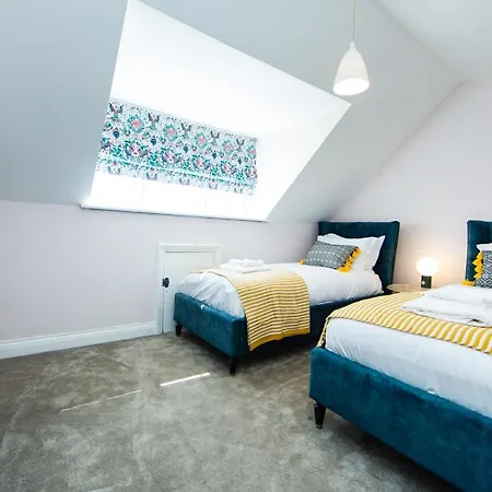 Rounton By Luxury Travel Emporium- Hot Tub - Sea Views - Parking *